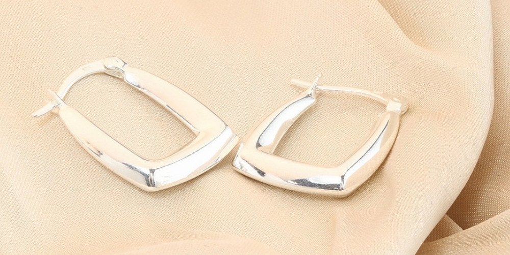 Silver jewellery - the precious metal worth rediscovering