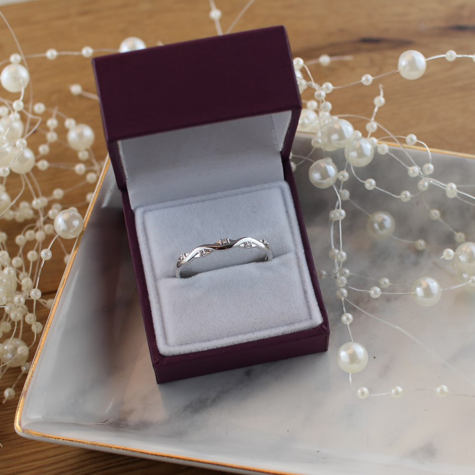 9ct White Gold Diamond Set Wavy Wedding Ring 3mm Size Z+3 Only