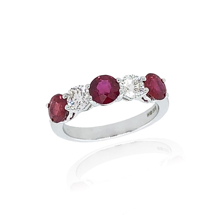 18ct White Gold Ruby And Diamond Ring - 61pts - D4101