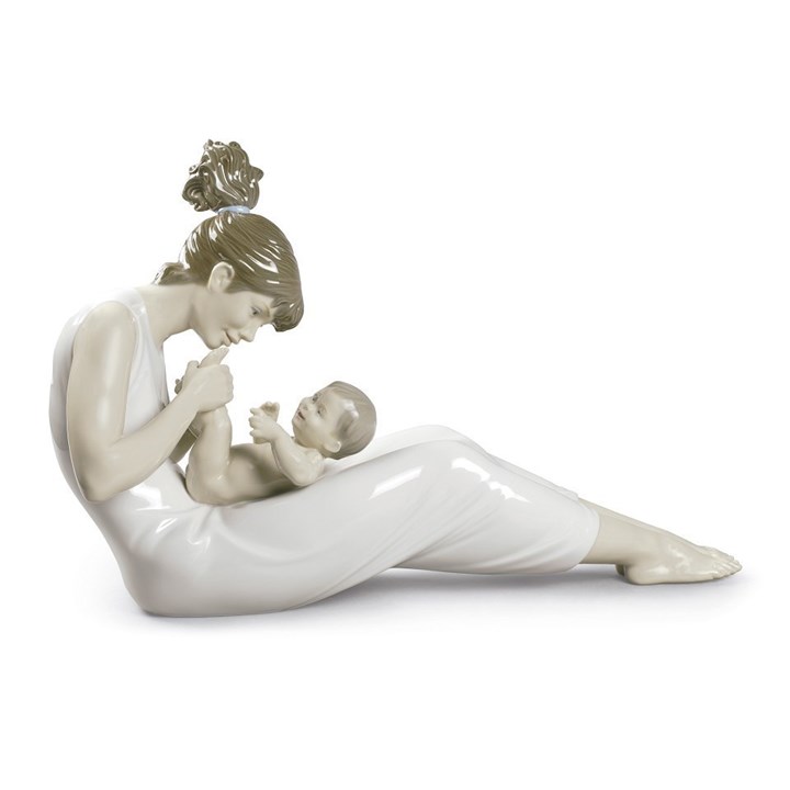 Lladro 01009152 Giggles With Mum - P4409