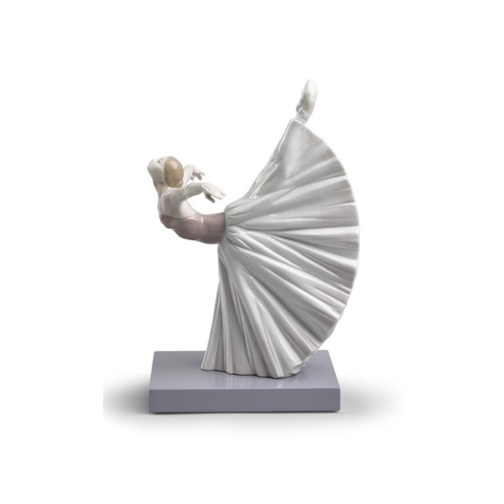 Lladro 01008475 Giselle Arabesque - P4449