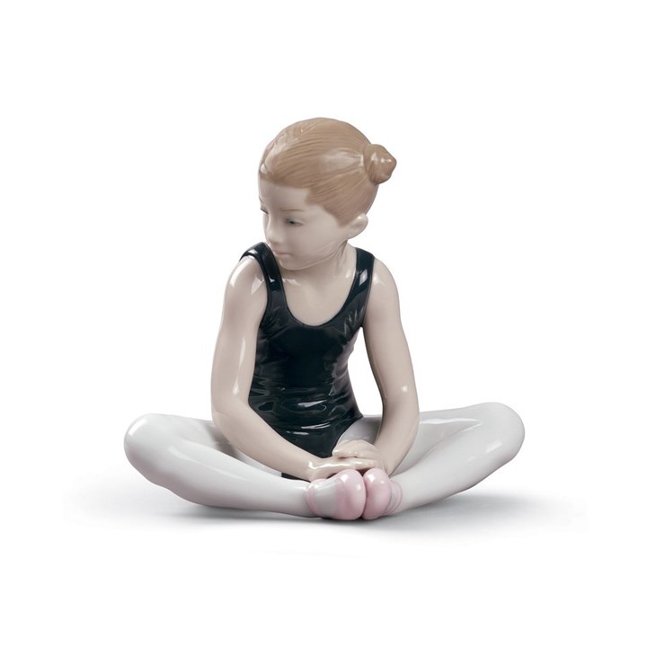 Lladro 01008770 Thinking Of My Debut - P4750