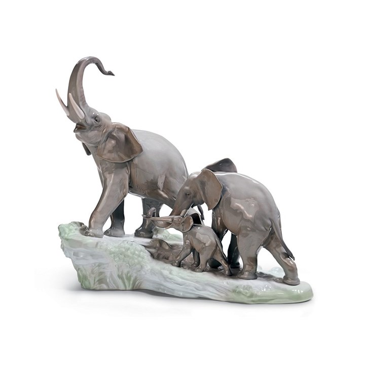Lladro 01001150 Elephants Walking - P4782