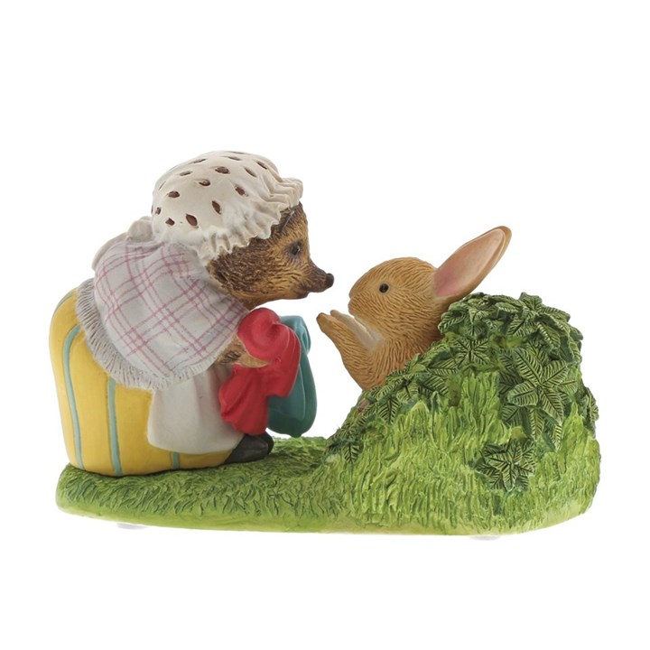 Beatrix Potter A29863 Mrs. Tiggy-Winkle Returns Peter's Laundered Jacket - P8797