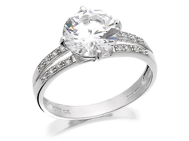 9ct White Gold Cubic Zirconia Ring - EXCLUSIVE - R6566