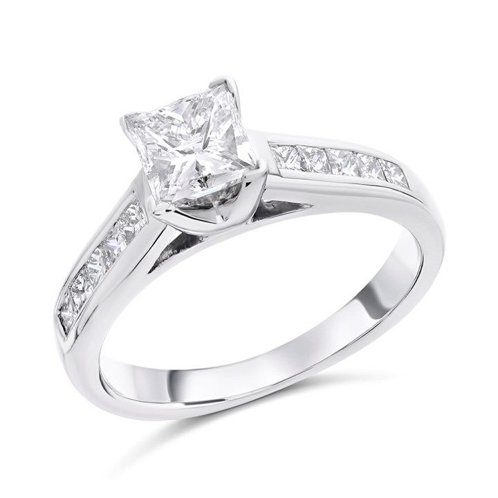 18ct White Gold Princess Cut Diamond Engagement Ring - Certificated - Z5130