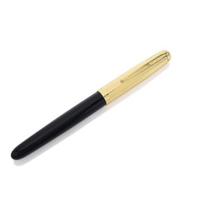 Parker 2123512 Deluxe Black And Gold Tone Fountain Pen - A23109