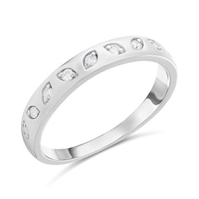 Platinum Diamond-Set Leaf-Pattern Band Ring - D08507