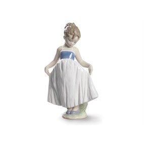 Lladro 01009172 Look At My Dress - P4402