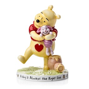 The English Ladies Company Pooh Cuddling Piglet - P46128